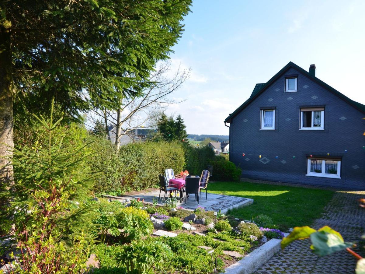 Holiday Home With Garden Neustadt am Rennsteig Chambre photo