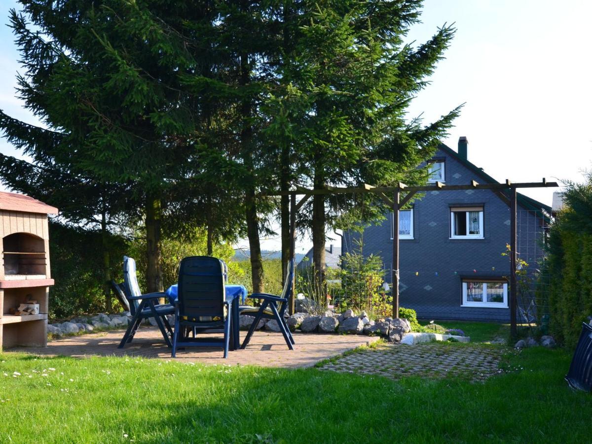 Holiday Home With Garden Neustadt am Rennsteig Chambre photo