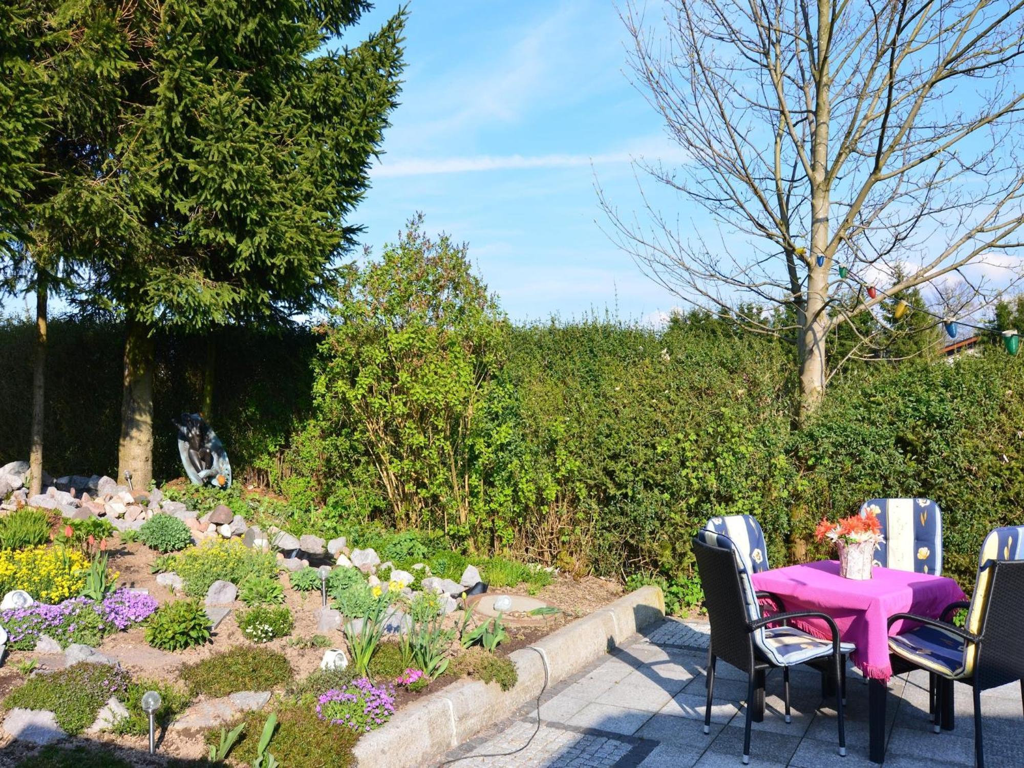 Holiday Home With Garden Neustadt am Rennsteig Extérieur photo