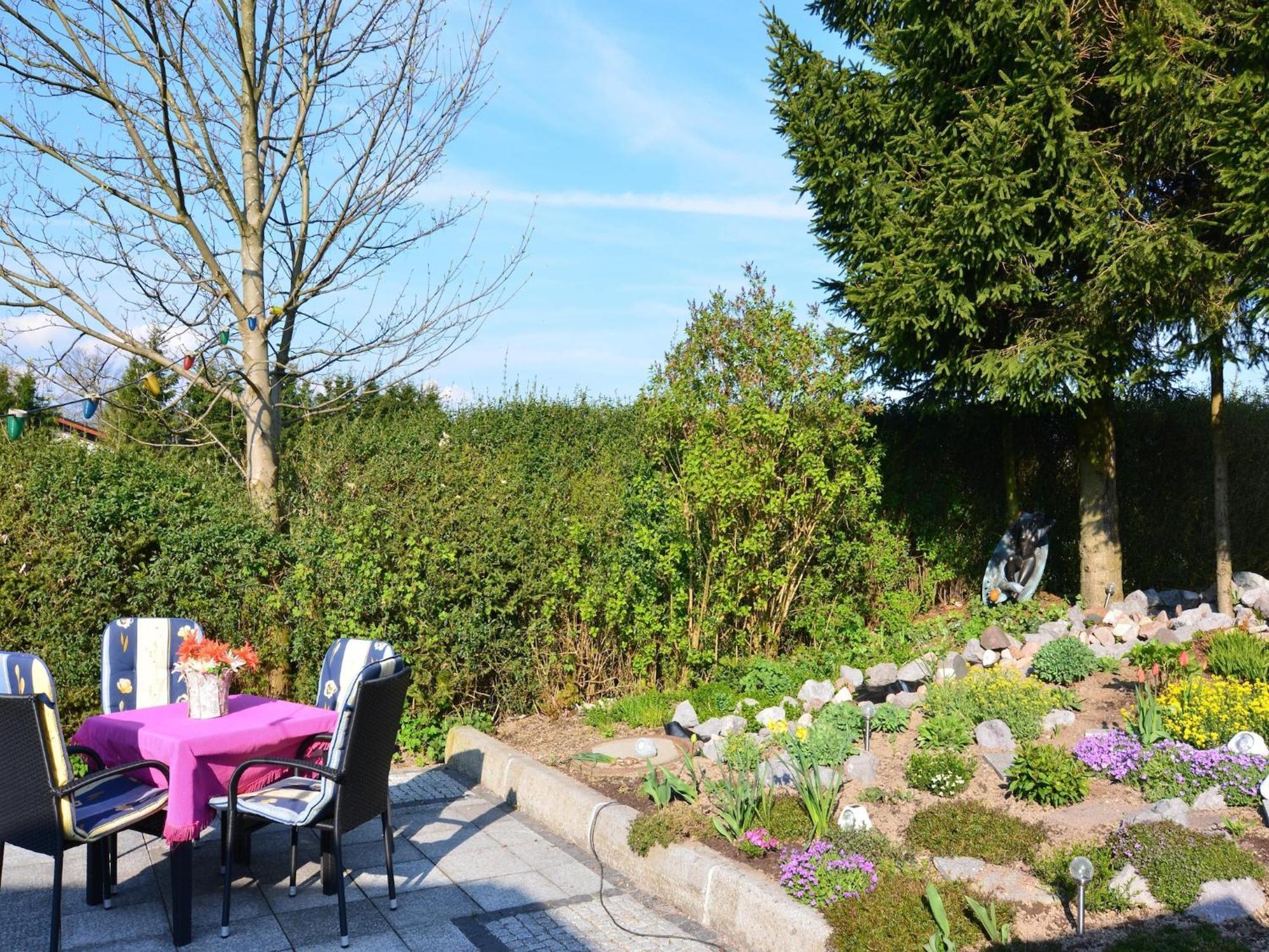 Holiday Home With Garden Neustadt am Rennsteig Extérieur photo