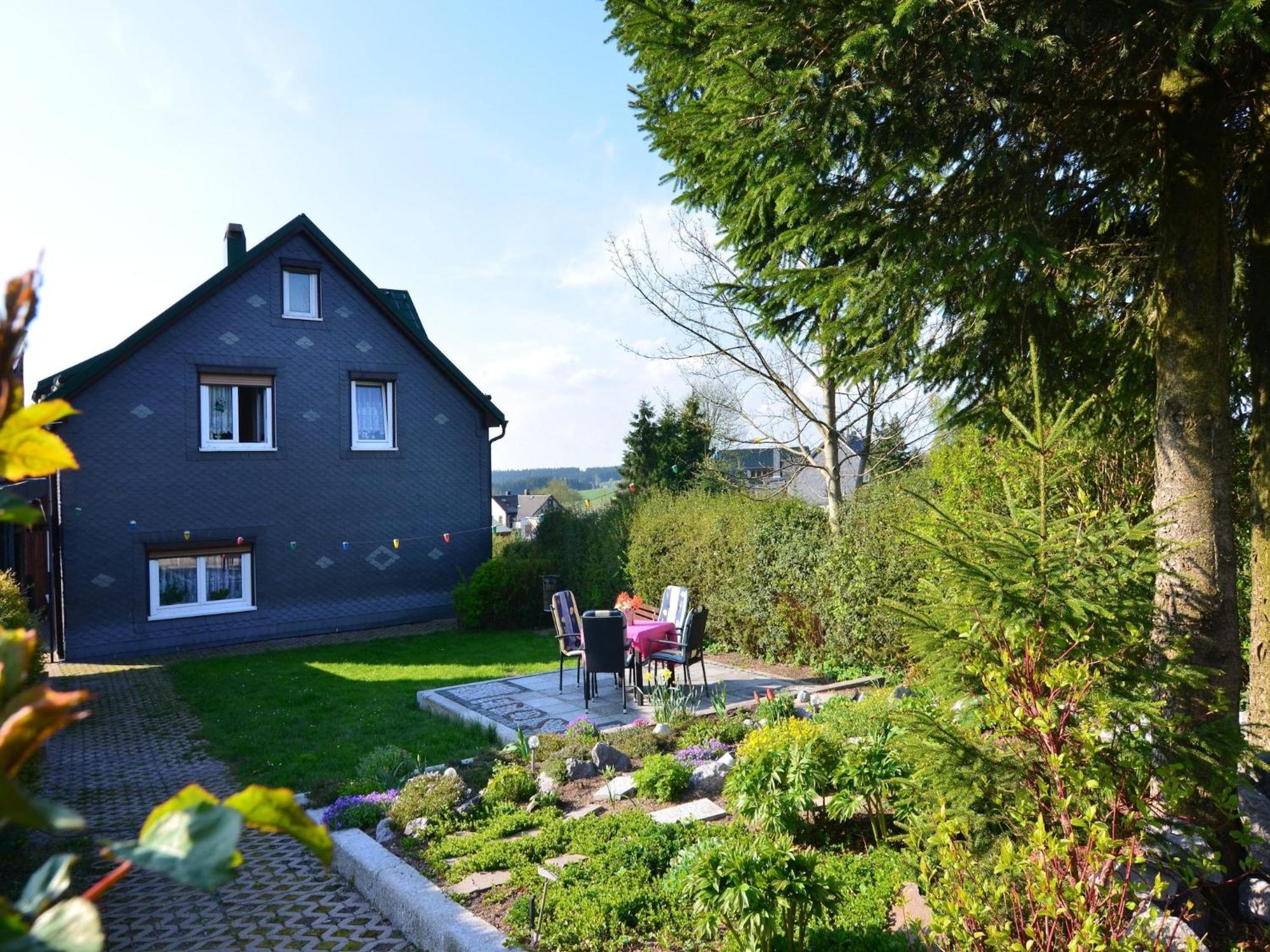 Holiday Home With Garden Neustadt am Rennsteig Extérieur photo