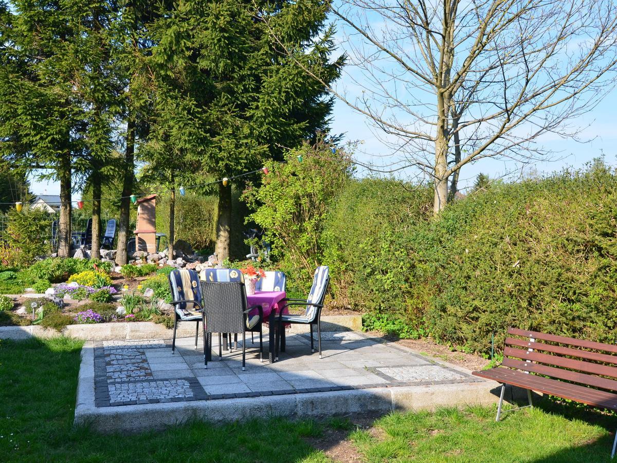 Holiday Home With Garden Neustadt am Rennsteig Extérieur photo